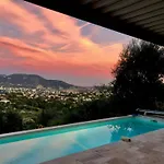Duplex In With Private Pool In Hills Nyaraló