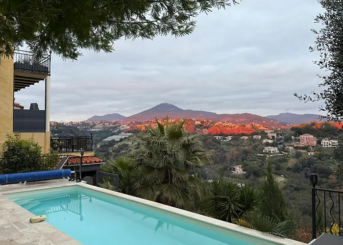 Duplex In With Private Pool In Hills Nice